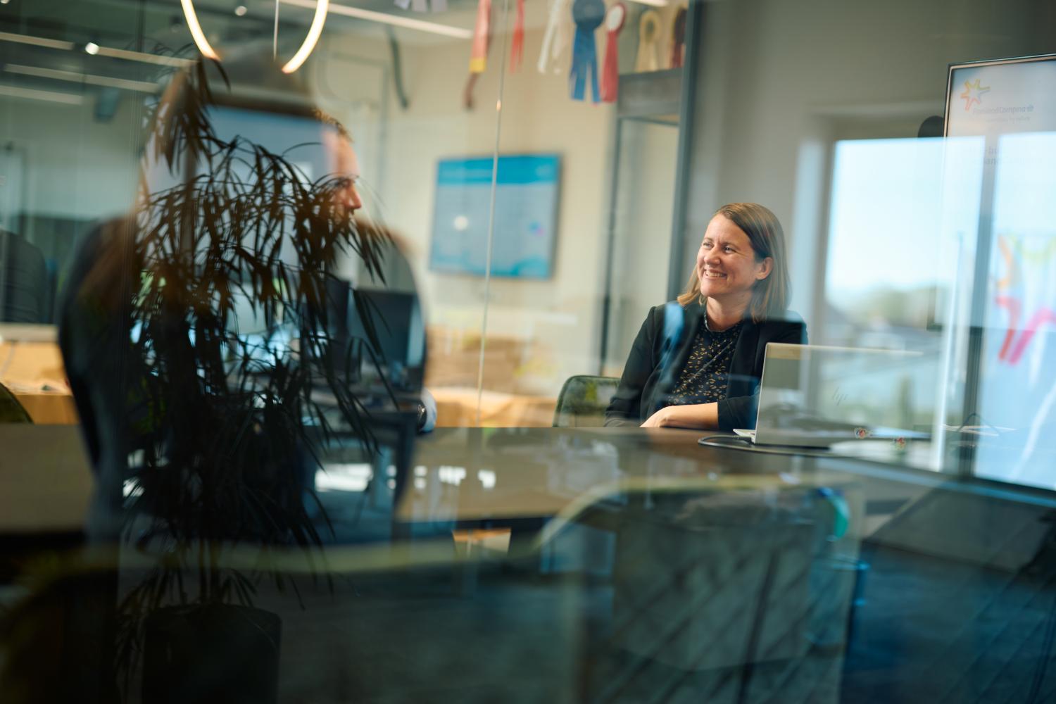 Bruggenbouwer tussen werkvloer en management in een dynamische omgeving